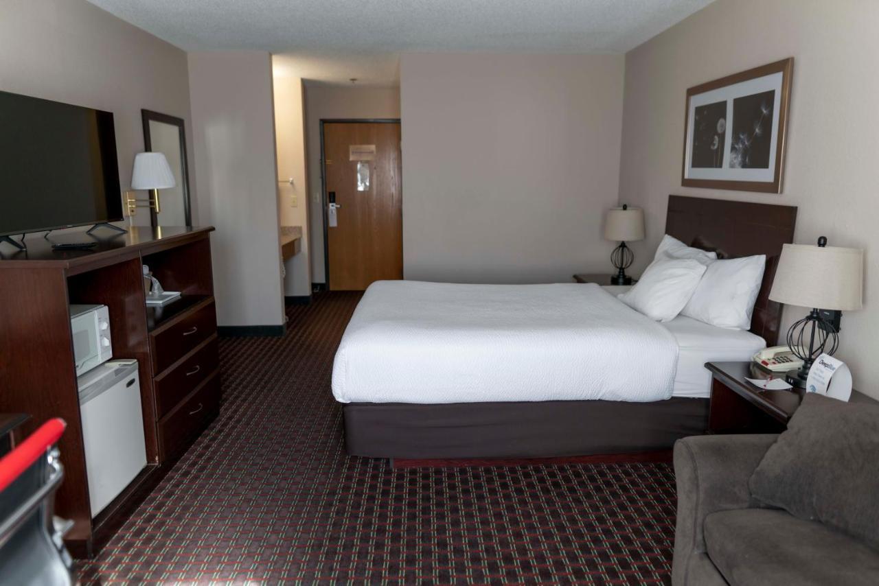 Ramada By Wyndham Tell City Eksteriør bilde