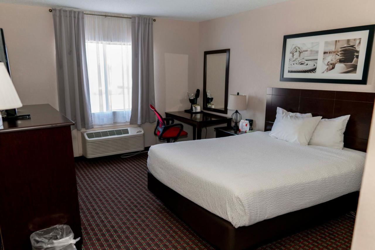 Ramada By Wyndham Tell City Eksteriør bilde