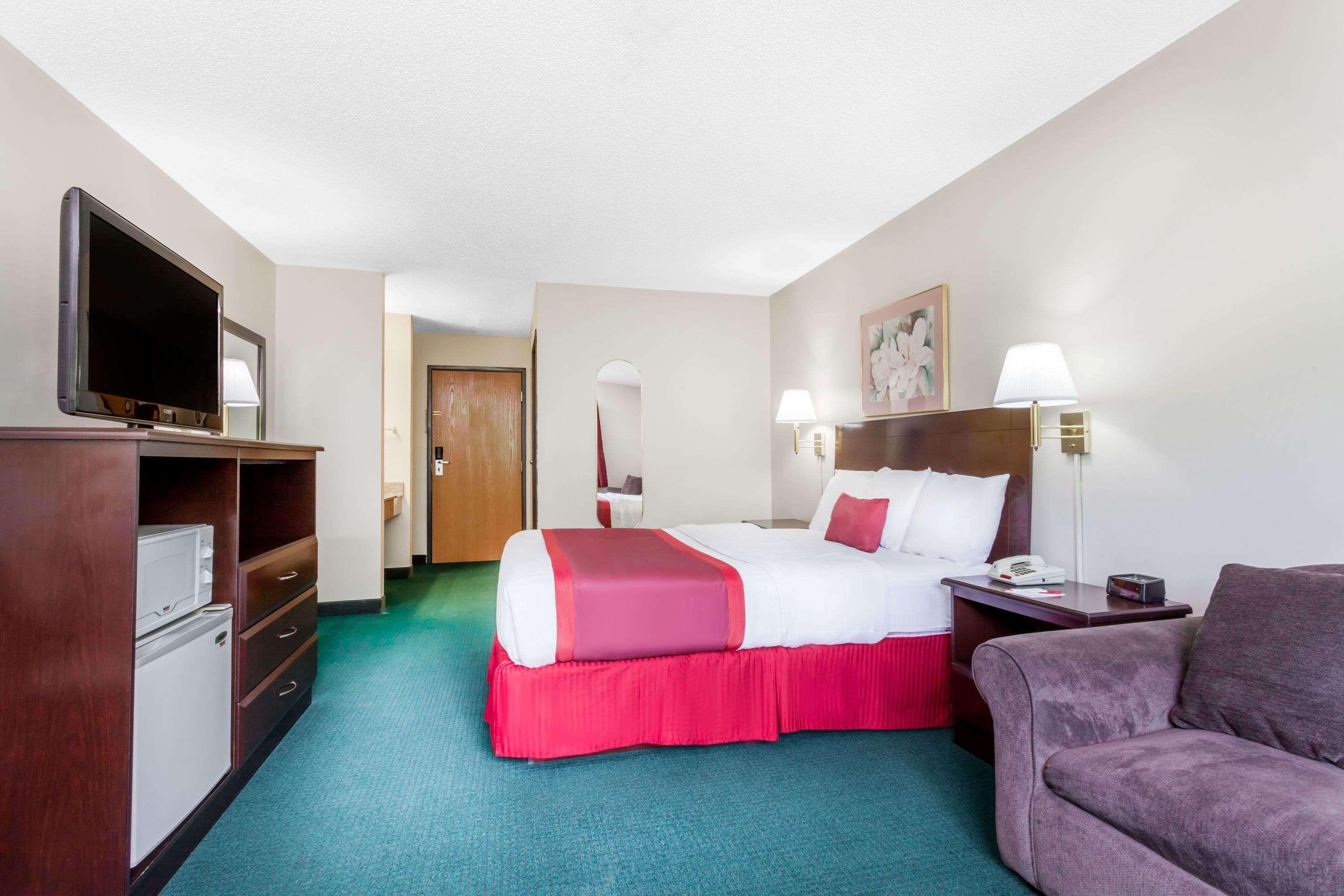 Ramada By Wyndham Tell City Eksteriør bilde