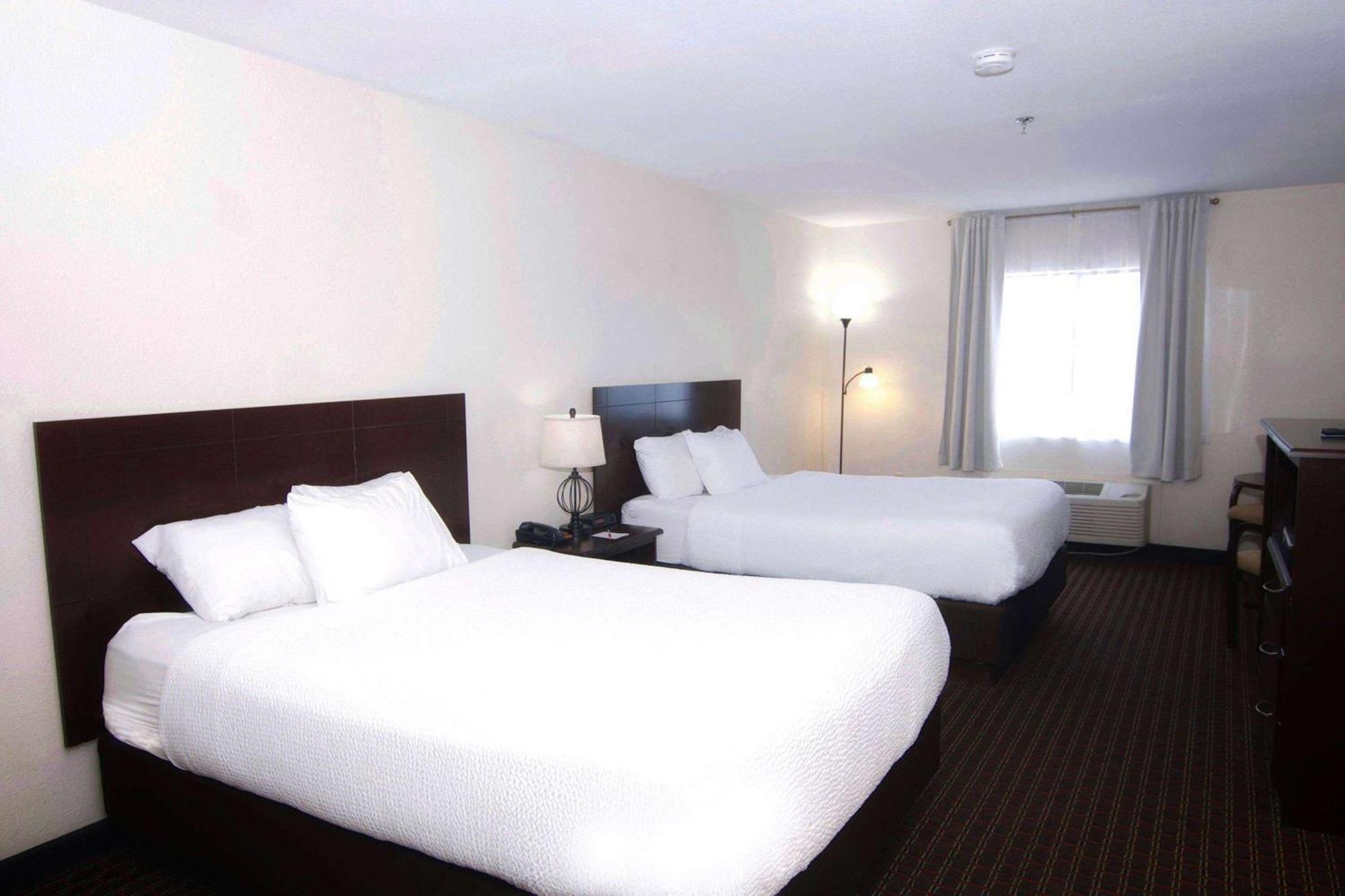 Ramada By Wyndham Tell City Eksteriør bilde